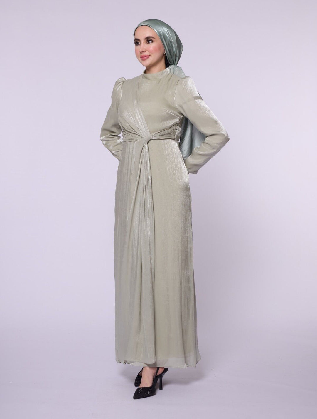 Çapraz Kuşak ve Önlük Detaylı Parlak Şifon Abiye ABACI Online Türkiye