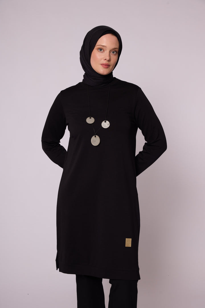 Minimal Tasarımlı Uzun Rahat Kesim Tunik