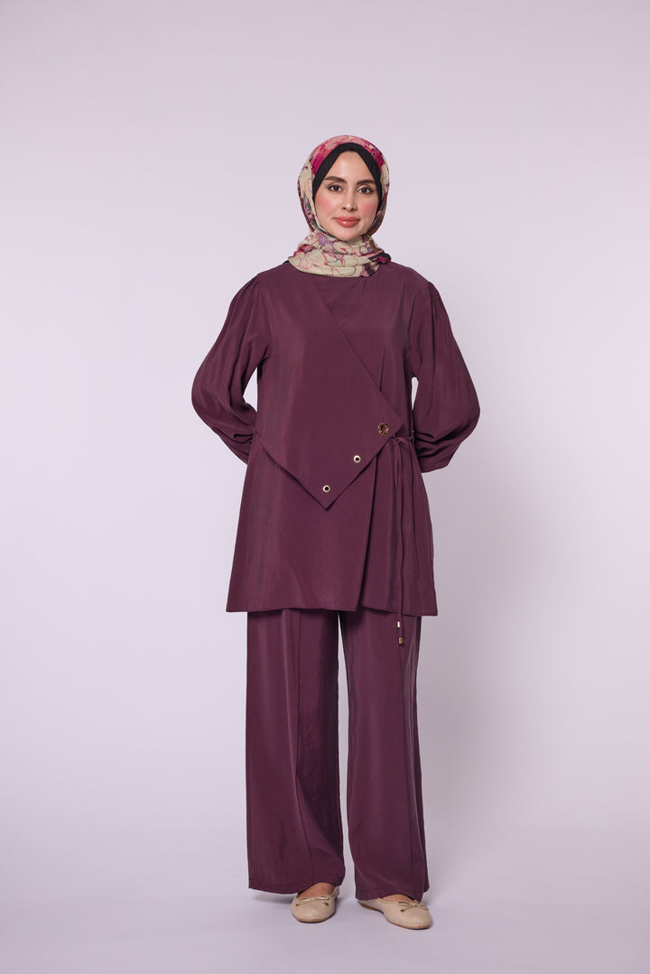 Kuş Gözü Detaylı Kuşaklı Pantolonlu Takım
