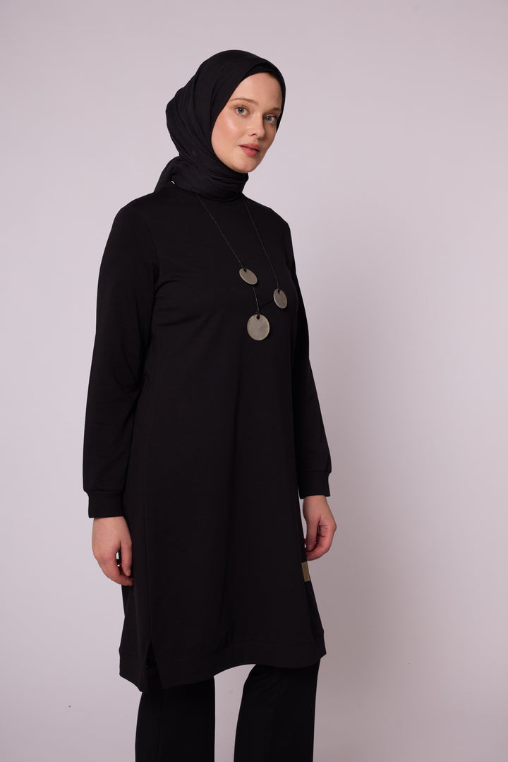 Minimal Tasarımlı Uzun Rahat Kesim Tunik