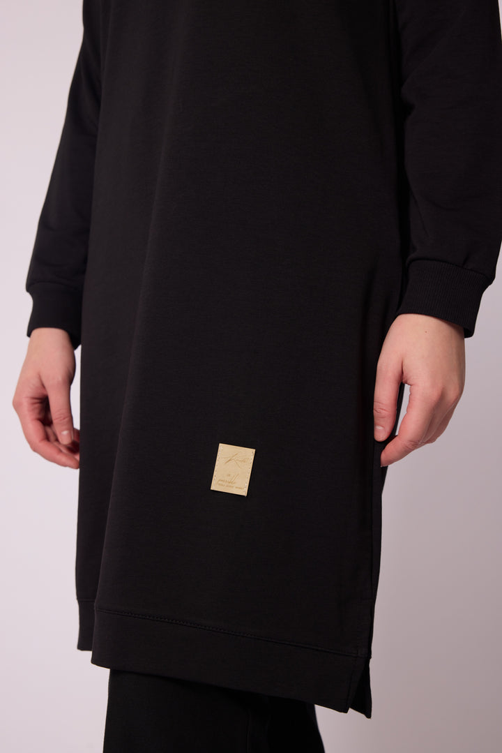 Minimal Tasarımlı Uzun Rahat Kesim Tunik