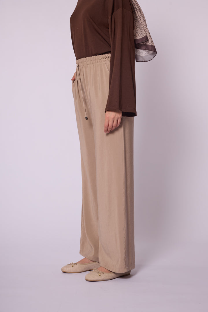 Geniş Paça Pantolon – Gün Boyu Konfor ve Modern Şıklık Abacı Giyim