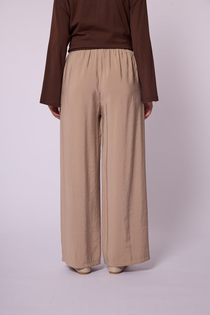 Geniş Paça Pantolon – Gün Boyu Konfor ve Modern Şıklık Abacı Giyim