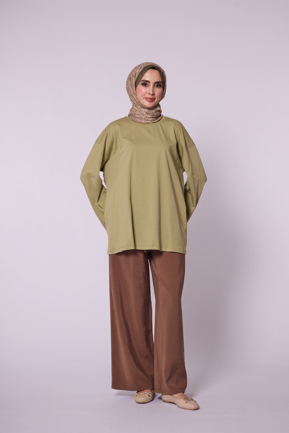 Geniş Paça Pantolon – Gün Boyu Konfor ve Modern Şıklık