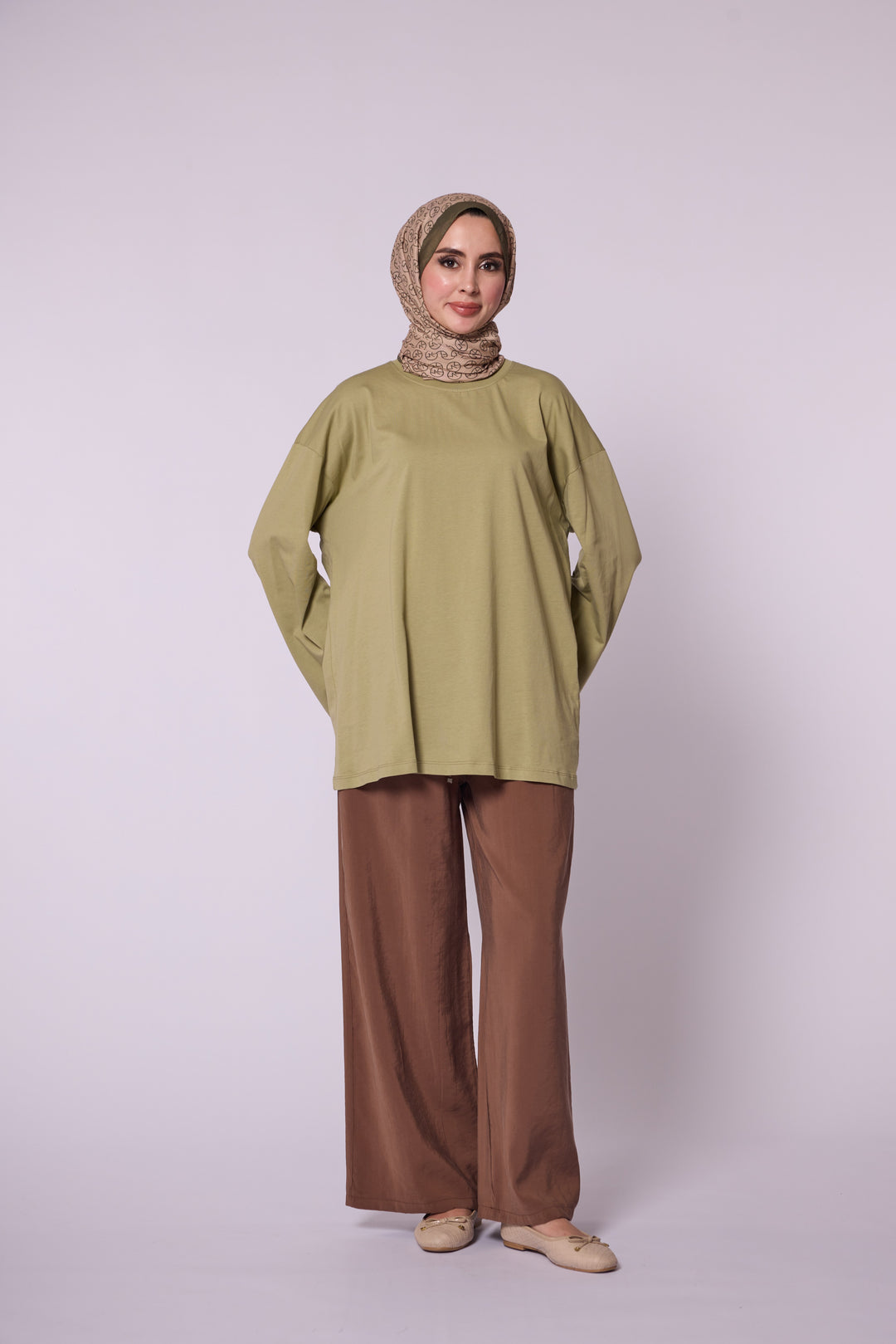 Geniş Paça Pantolon – Gün Boyu Konfor ve Modern Şıklık