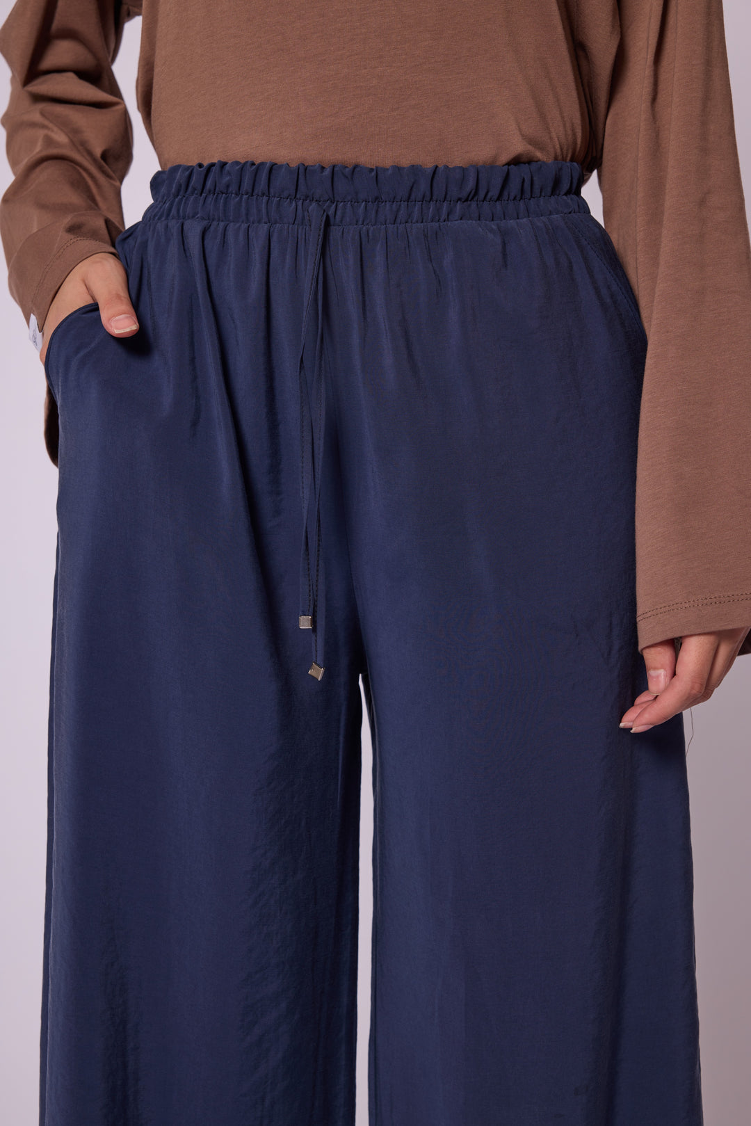 Geniş Paça Pantolon – Gün Boyu Konfor ve Modern Şıklık Abacı Giyim