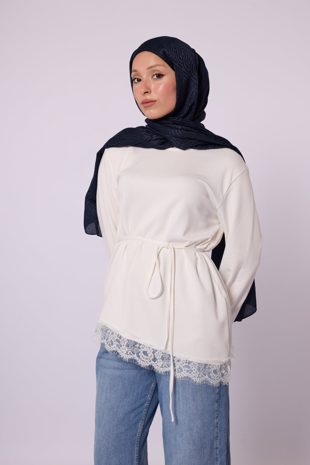 Dantel Detaylı Kuşaklı Tunik