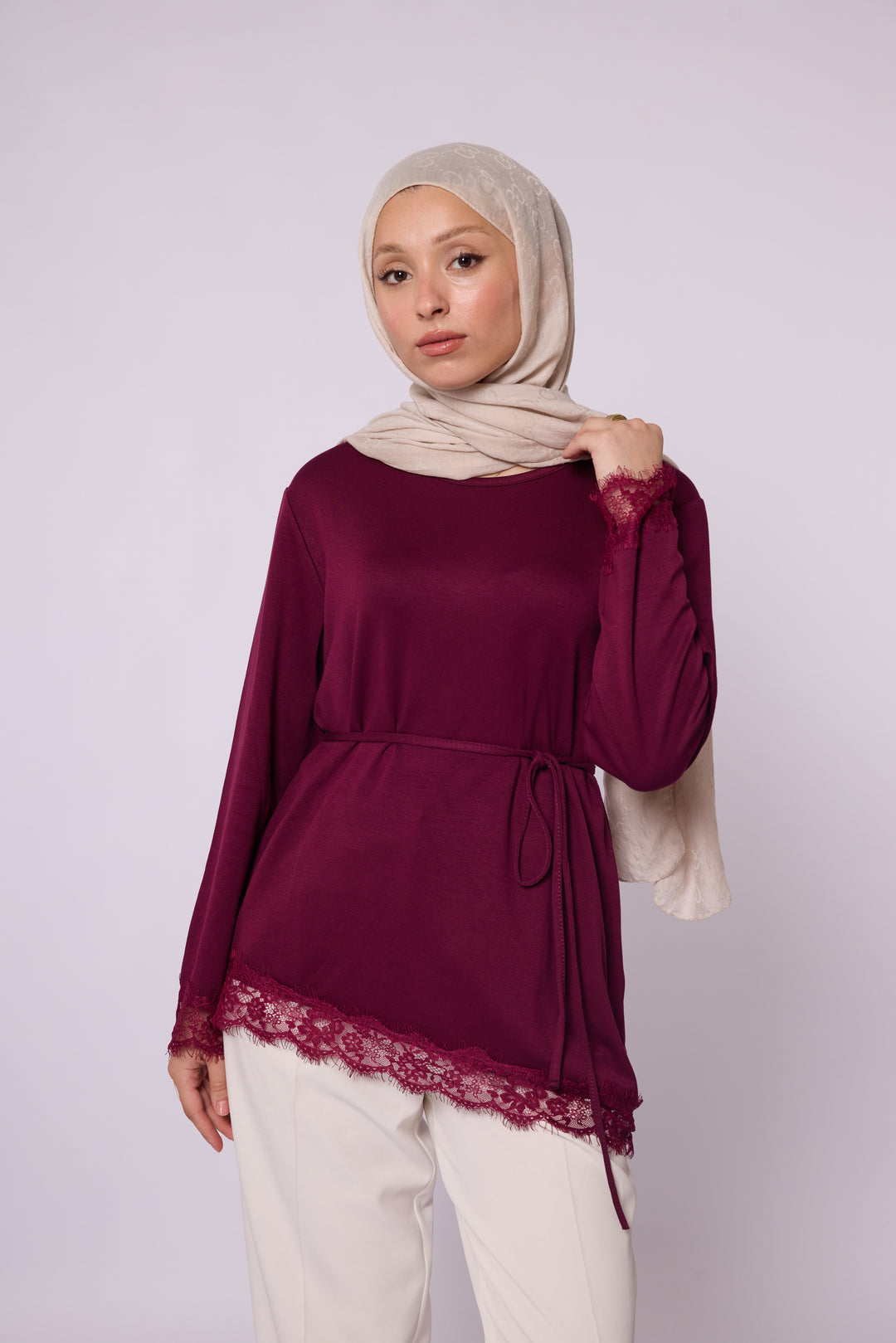 Dantel Detaylı Kuşaklı Tunik