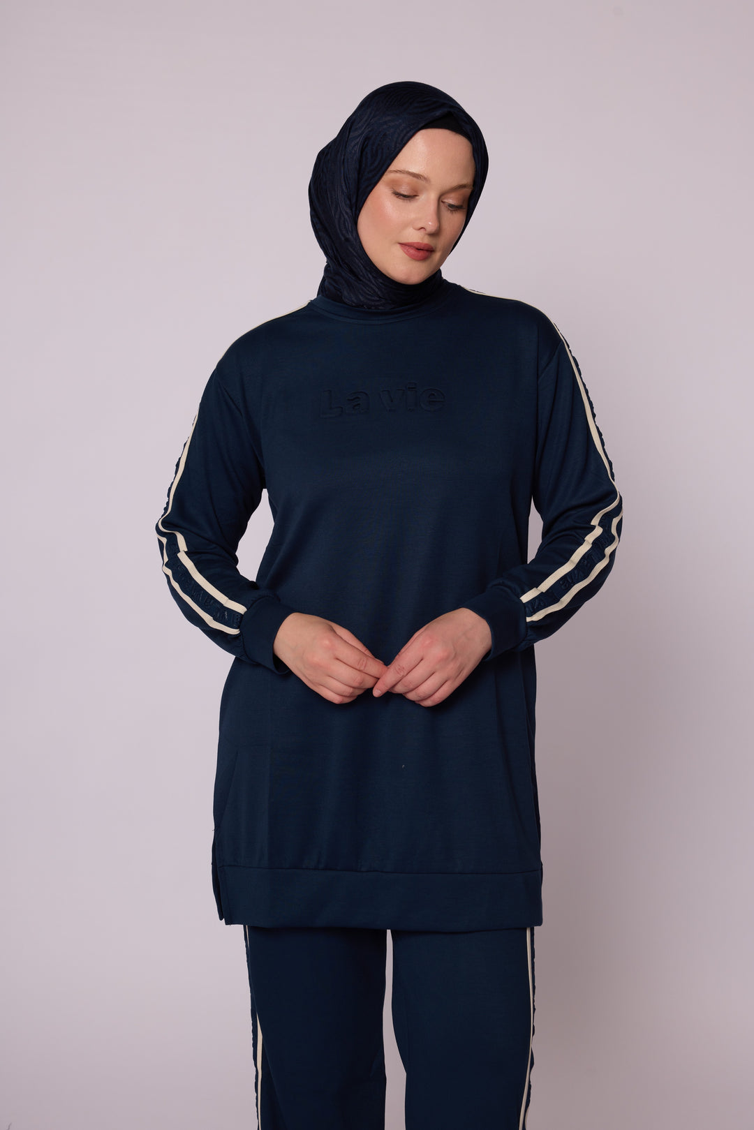 Şerit Detaylı Nakışlı Rahat Kesim İkili Takım Abacı Giyim