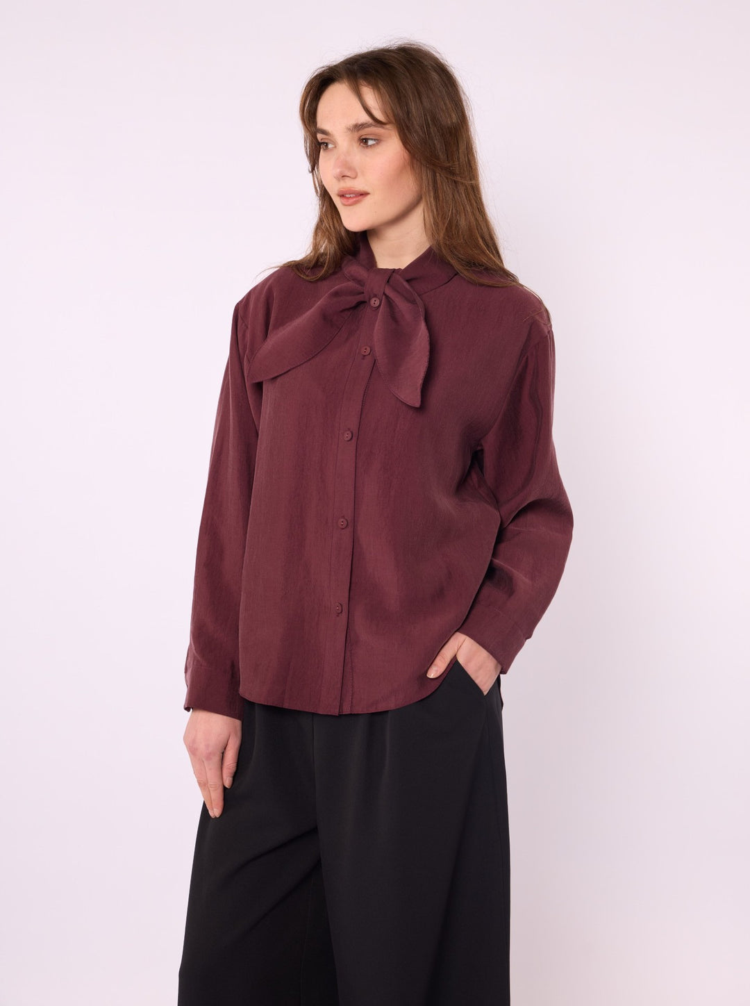 Fiyonk Detaylı Tencel Gömlek