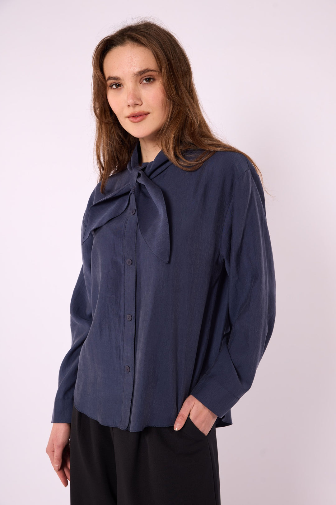 Fiyonk Detaylı Tencel Gömlek