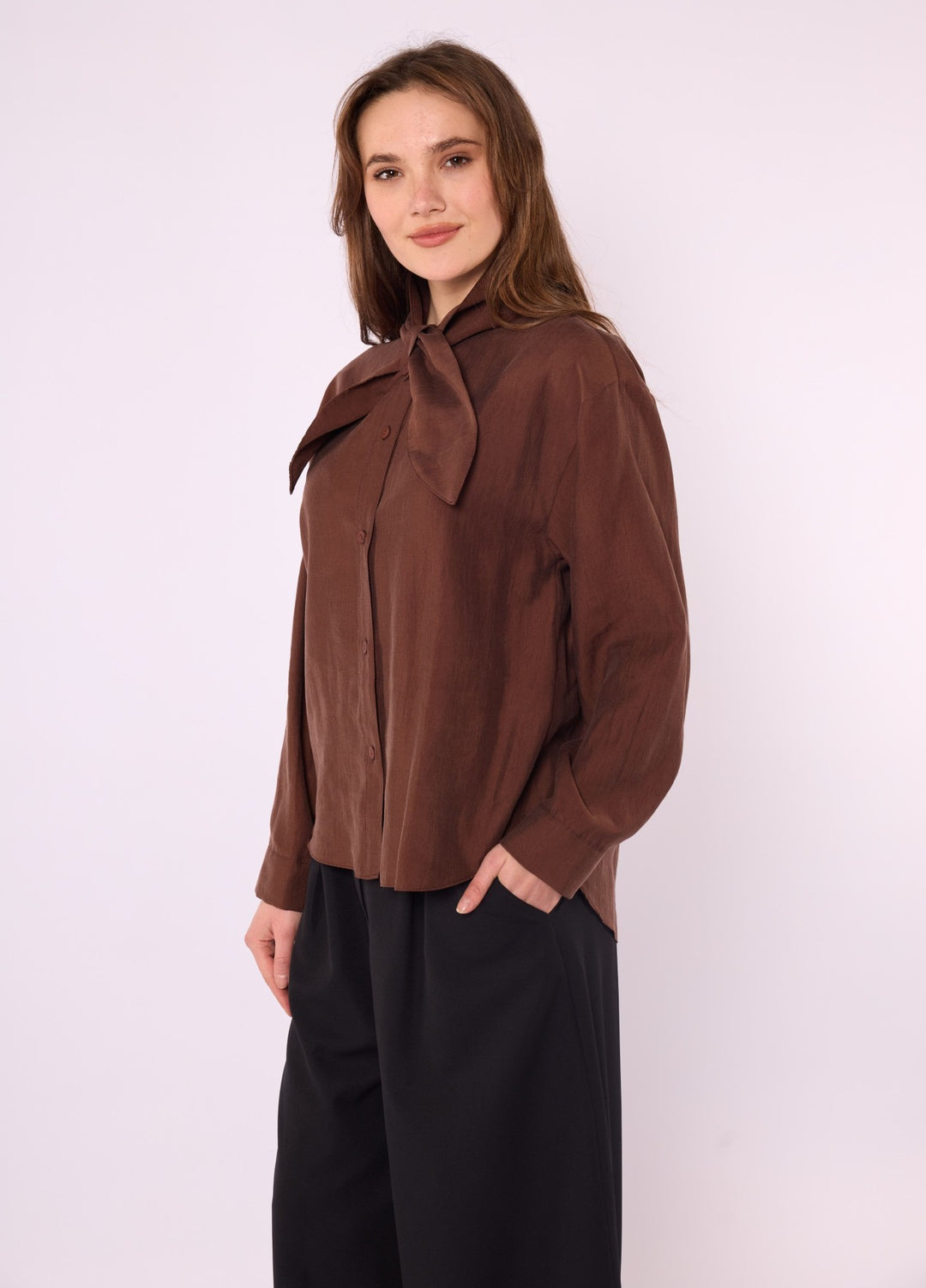 Fiyonk Detaylı Tencel Gömlek