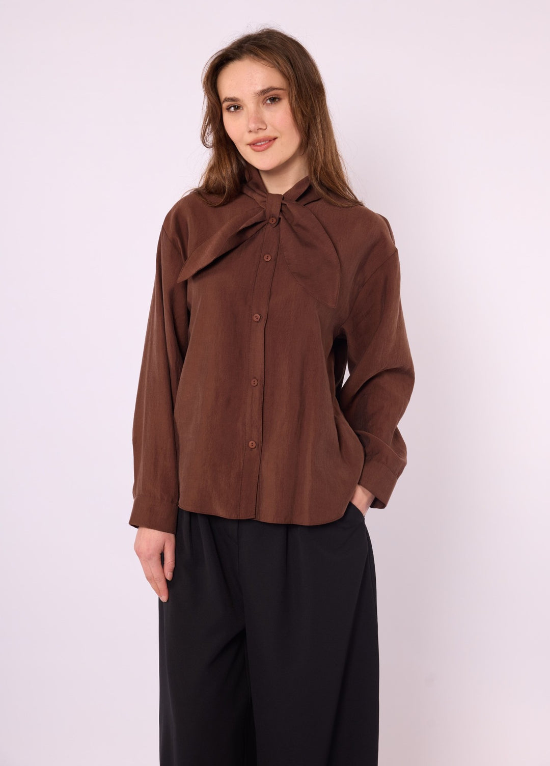 Fiyonk Detaylı Tencel Gömlek