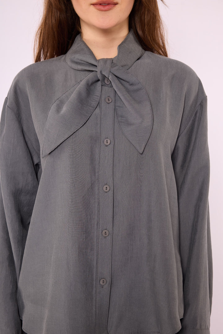 Fiyonk Detaylı Tencel Gömlek
