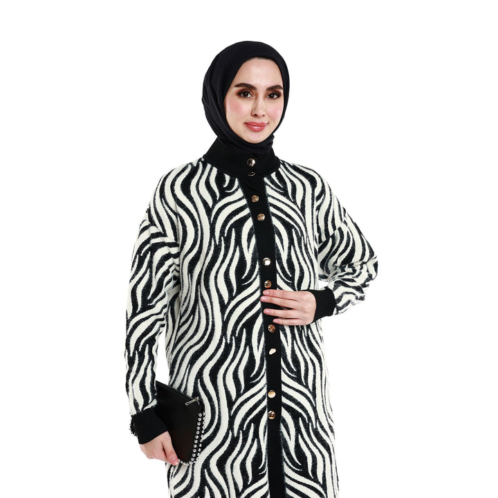 Zebra Desenli Boğazlı Parlak Düğme Detaylı Triko Hırka ABACI Online Türkiye