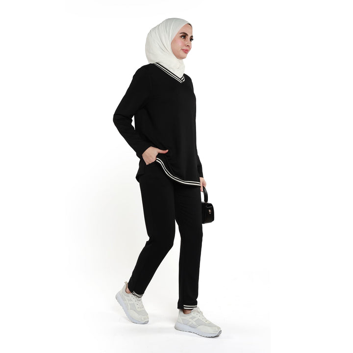 Şerit Detaylı V Yaka Takım