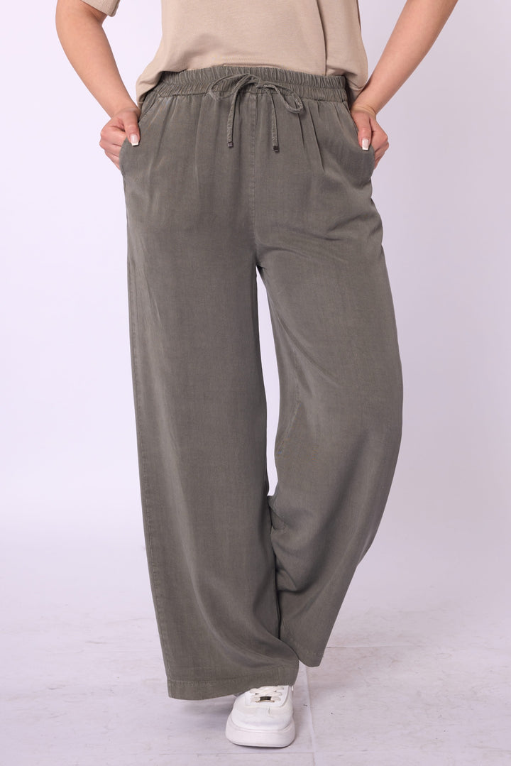 Tencel Kumaş Beli Lastikli Bol Paça Düz Pantolon